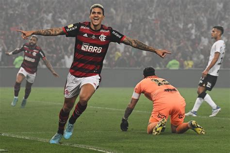 Flamengo x Corinthians: onde assistir x escalações