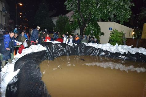 Poplave U Srbiji Abac Mo E Malo Da Odahne Beograd Se Sprema Za Udarni