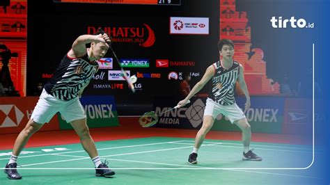 pengertian teknik backhand bulu tangkis   melakukannya