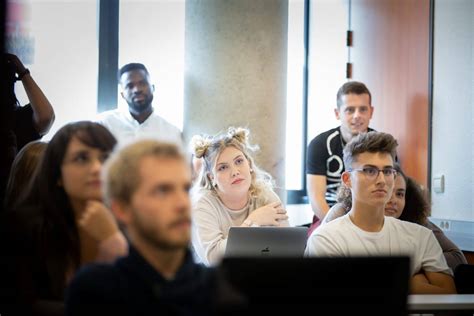 SUP DE lécole supérieure de communication résolument tournée