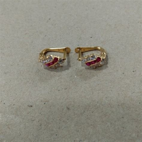 Jual Anting Jepit Ketupat Mata Merah Putih Satu Setengah Gram Emas Muda