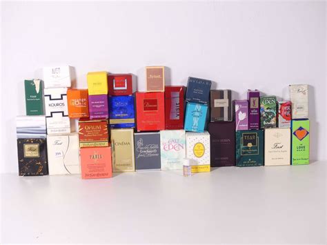 Lot D Environ Miniatures De Parfum En Boite Ou Coffret Dont Yves