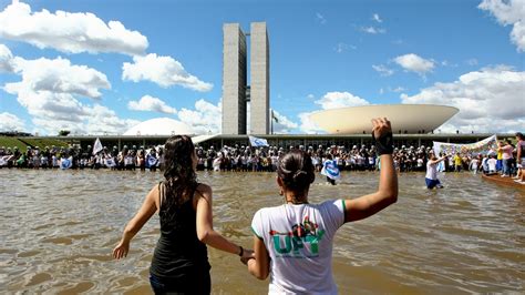 Fotos Estudantes Protestam Em Bras Lia Por Dos Royalties Para