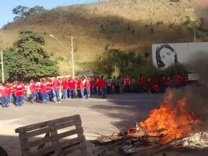 G1 Em MG Manifestantes Colocam Fogo Em Pneus E Interditam BR 116