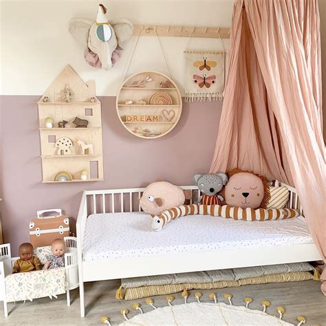 16 Idées Déco Pour Chambre De Bébé Fille En 2020 Idée Déco Chambre