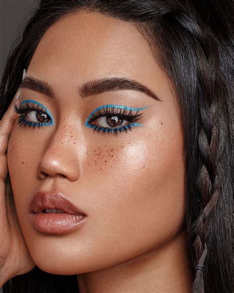 𝐸𝐶𝐿𝐴𝐼𝑅𝐷𝐸𝑀𝐴𝑈𝑋 Blue Eye Makeup Colorful Makeup Artistry Makeup