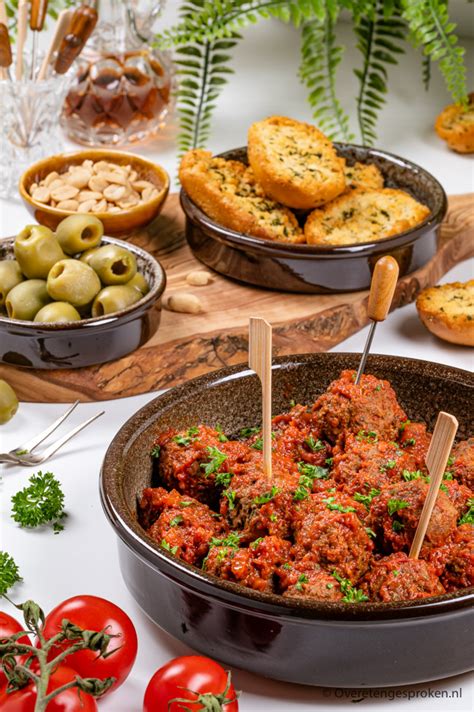 Albondigas Spaanse Gehaktballetjes In Tomatensaus Overetengesproken Nl