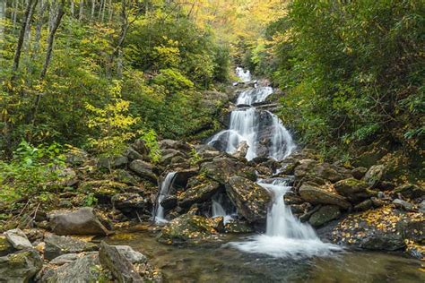 11 Top Autumn Waterfalls to Visit in the Blue Ridge Mountains