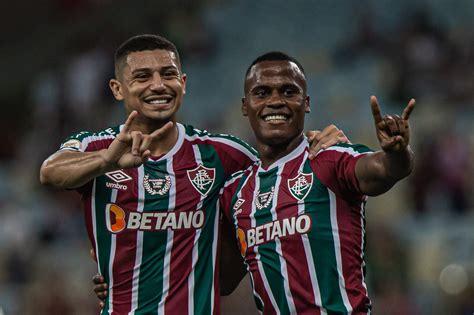 Fluminense Acerta Renova O De Contrato O Volante Andr At O Final