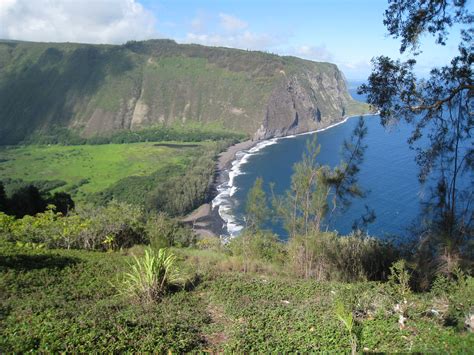 Waipio Valley Overlook in Honokaa, Hawaii - Kid-friendly Attractions | Trekaroo