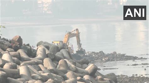 Bmc Razes Illegal Dargah In Mahim Sea After Raj Thackeray S Warning