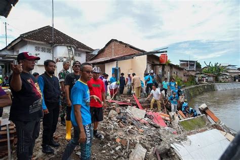 Pantau Dampak Banjir Bupati Ipuk Tegaskan Empat Hal Harian Lentera