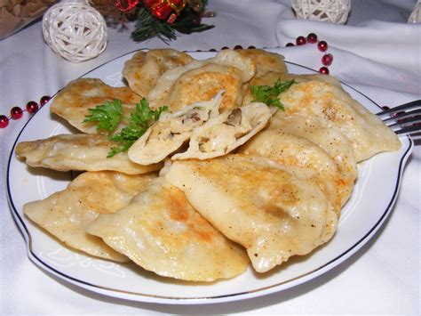 Pierogi Ze S Odk Kapust I Grzybami Przepis Przyslijprzepis Pl