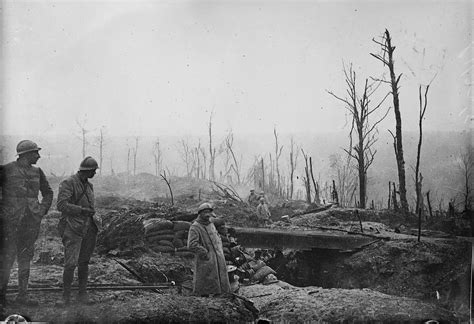 French Soldiers at Verdun, 1916 : r/ww1