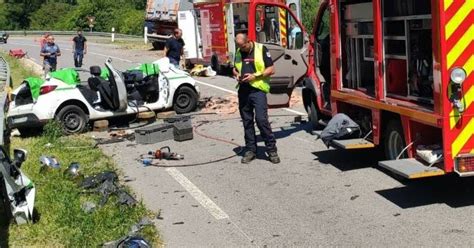 Haute Saône La voiture sencastre sous le camion sur la RD54 un