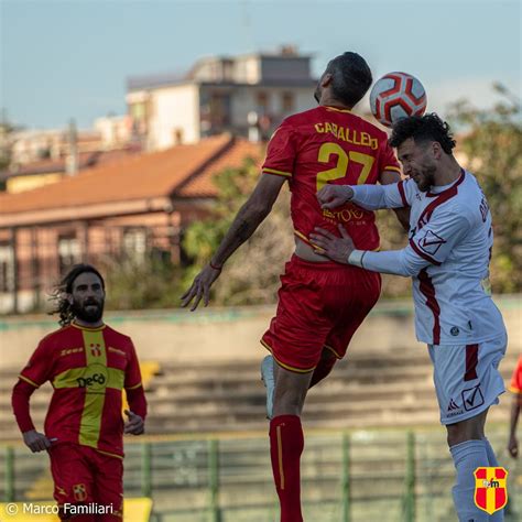 Acireale Calcio Vs Fc Messina Wesport