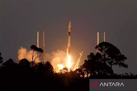 Spacex Falcon Rocket Launch With A Payload Of Starlink Satellites