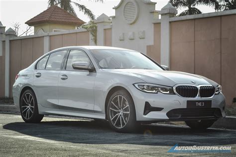 2020 BMW 320i Sport Line - Car Reviews