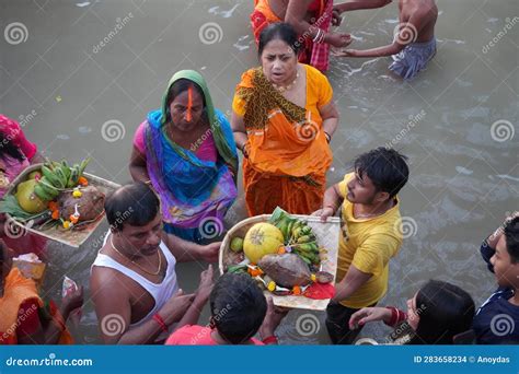 30th October 2022 Kolkata West Bengal India Praying To Lord Sun By