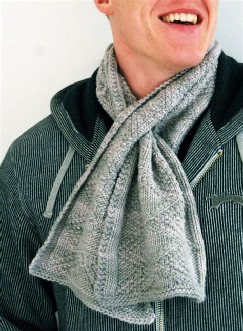 Reversible keyhole scarf PDF knitting pattern