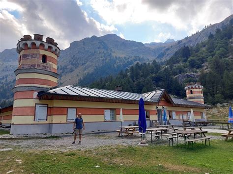 Semplice Escursione Al Rifugio Valasco La Palazzina Di Caccia Del Re