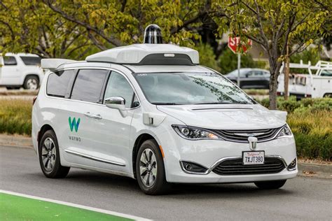 12 月聚焦凤凰城 Waymo 全球首次无人驾驶乘车服务即将启动新闻新出行