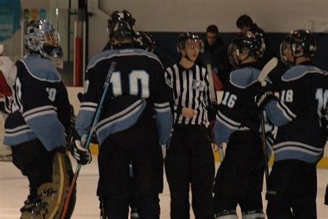 Les Bleus Surprennent Les Corsaires De Lévis Hockey Québec