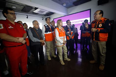 Alcaldesa Nancy Vizurraga Visit El Coen Junto A La Plataforma De