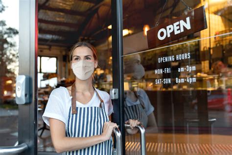 6 Ways Your Business Can Help Restaurants During COVID-19