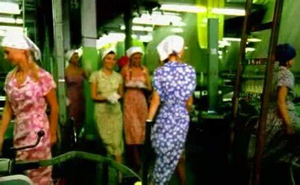 Фабрика Девушки фабричные скачать бесплатно клип текст песни смотреть ...