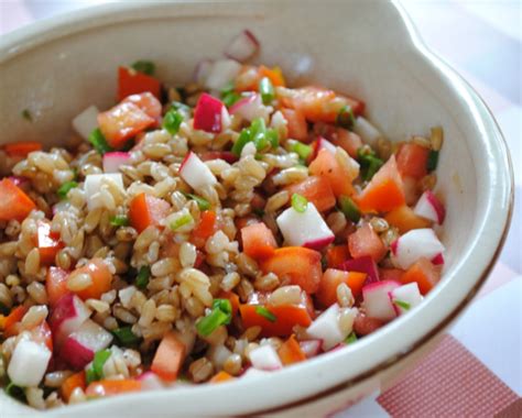 Cantinho Vegetariano Salada De Cevadinha Tomate E Rabanete Vegana