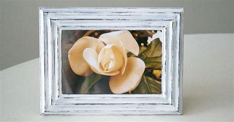 DIY Distressed Picture Frames