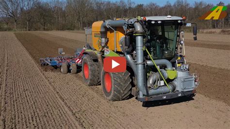 Loonbedrijf Behr Aan Het Mest Uitrijden Met Een Claas Xerion