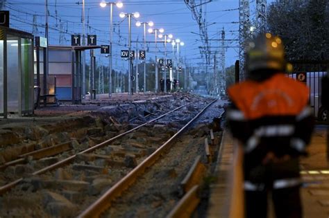 Carcassonne Des Dégâts à Chiffrer Après Le Déraillement Dun Train En