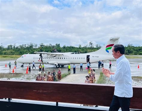 Presiden Resmikan Pengembangan Bandara Ewer Asmat Pojok Papua