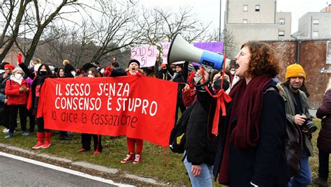 Caso Fotocopia Grillo Jr Il Gip Di Tempio Ordina Nuove Indagini Per