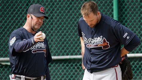 Braves dismiss longtime pitching coach Roger McDowell