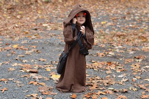 1001 Goals: DIY Jawa Costume