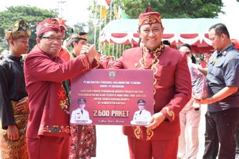 Setda Prov Kalteng Wagub Edy Pratowo Pimpin Upacara Peringatan Hari