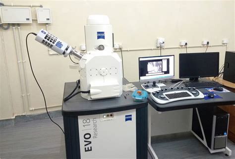 Introduction to the Electron Microscope