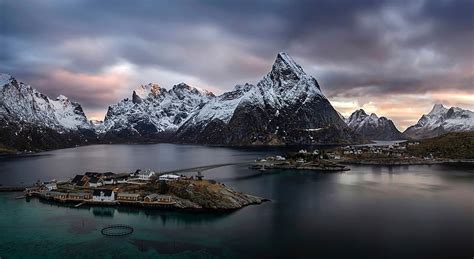 Puente nubes isla paisaje Lofoten montaña naturaleza Noruega