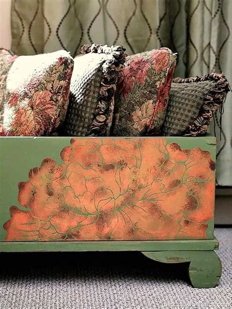 18 Cedar Chest Makeovers Paint Vintage Cedar Chests Petticoat Junktion