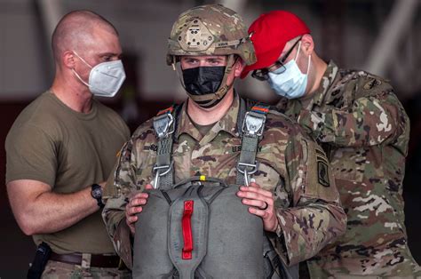 Texas Army National Guard jump at JBSA-Camp Bullis > Joint Base San ...