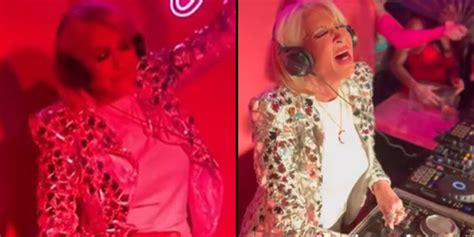 Debuta Laura Bozzo Como DJ El Clarinete