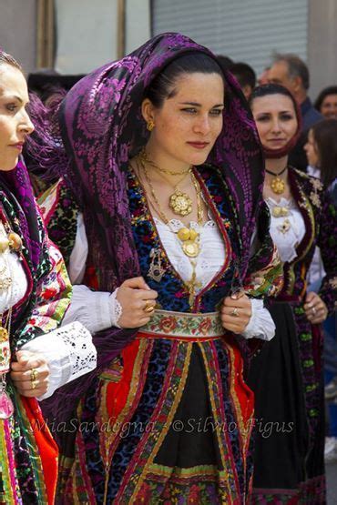 Pin By Maria Cristina Motzo On Costumi Della Sardegna Traditional