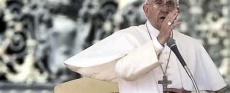 Papa Francesco L Appello Il Mondo Non Sia Inerte Alle Persecuzioni