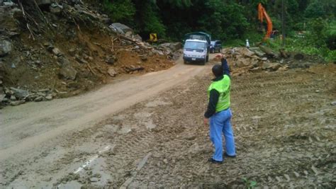 Habilitado Un Carril De La V A Loja Zamora Mtop Continua Labores De