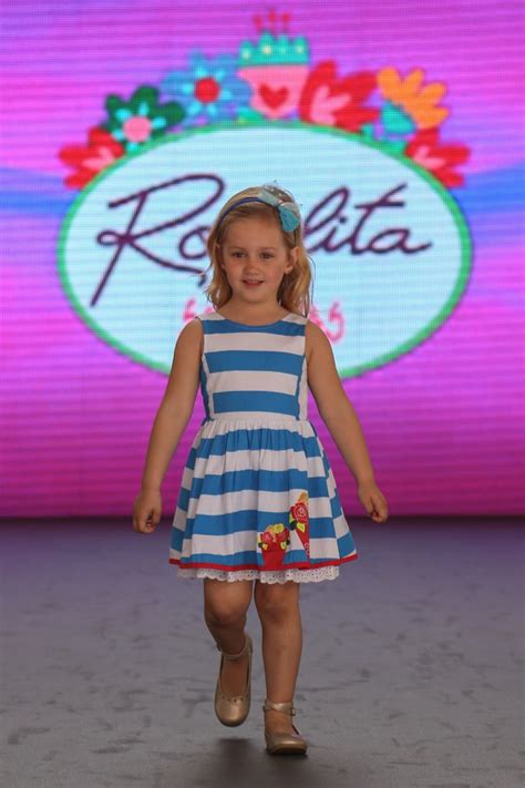 ROSALITA SEÑORITAS en la pasarela Valencia Petit Walking