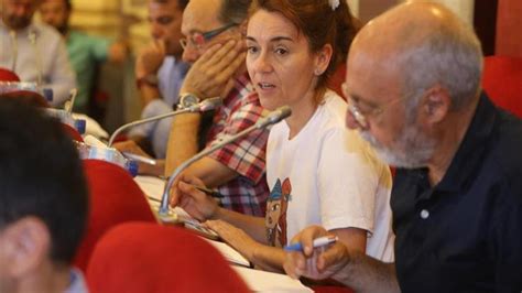 El PP saca adelante el pliego de leds en Badajoz y la policía de barrio