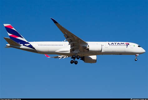 F WZGR LATAM Airlines Brasil Airbus A350 941 Photo by Clément Alloing